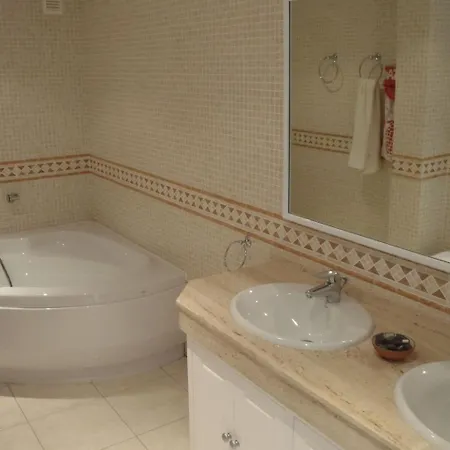 Luxurioese Mit Sonnenterrasse By Interhome *