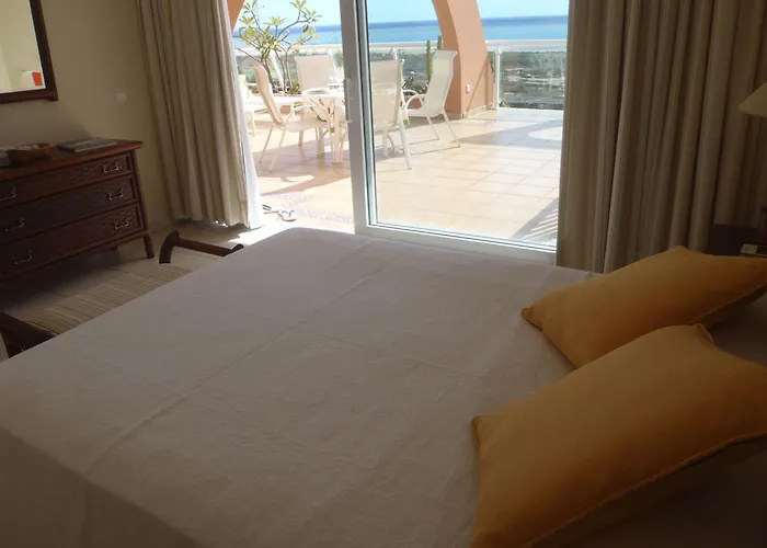 Luxurioese Mit Sonnenterrasse By Interhome Apartman